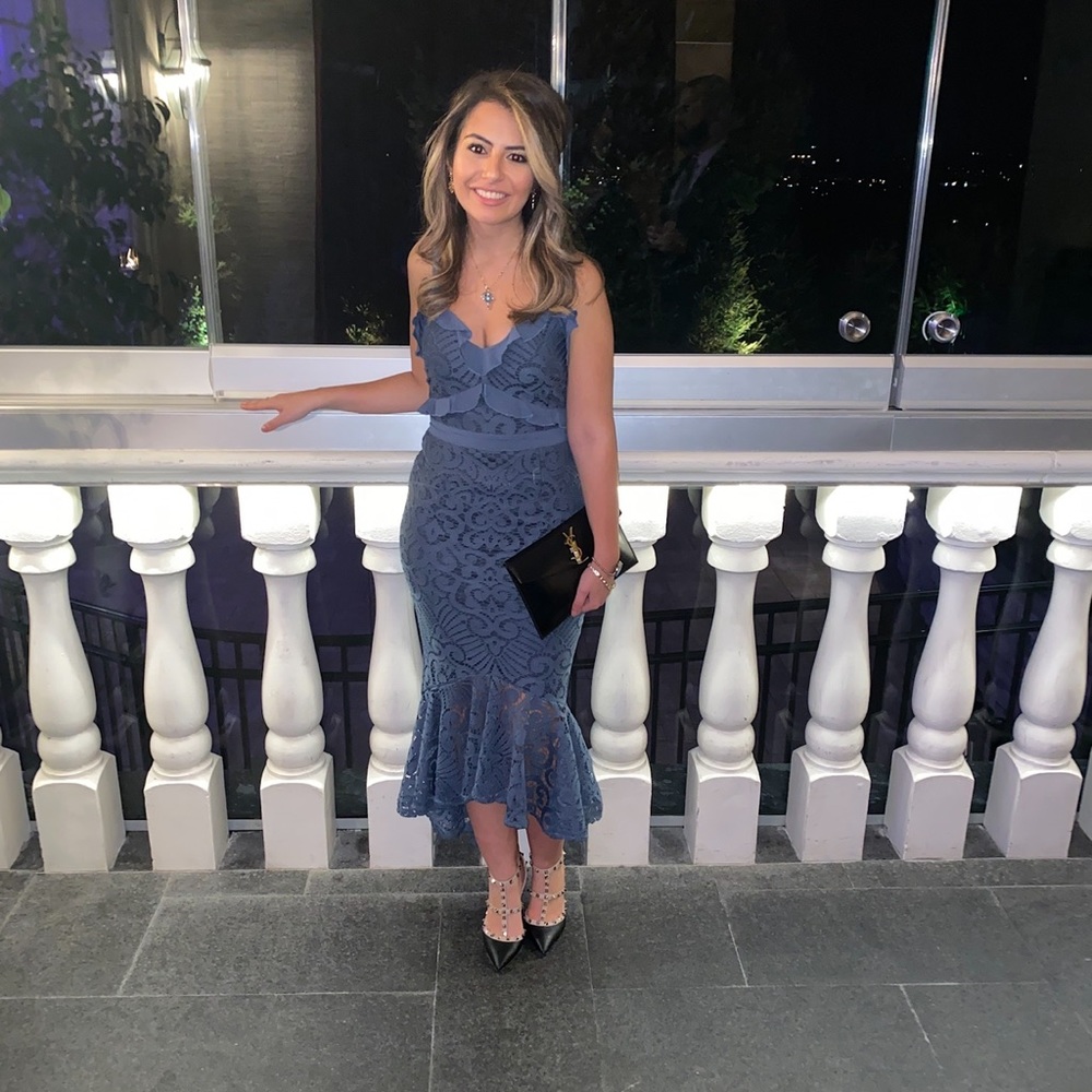 Lady black tie